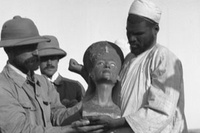 Nofretete 1912 bei Ausgrabungen in Ägypten entdeckt