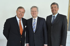 Horst Weitzmann übergibt Vorsitz des Unirats an Burkart Knospe