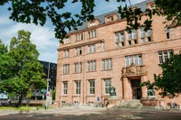 Sieben Tenure-Track-Professuren