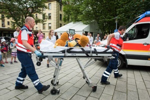 Stofftier Laura muss zum Arzt